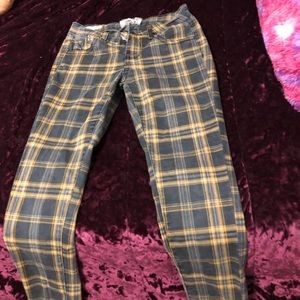 Yellow&Black Plaid Pants. “Hot kiss”